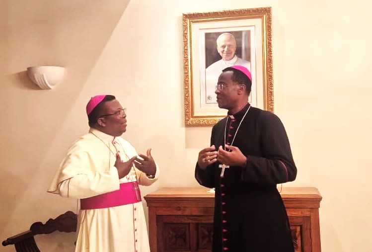 Mgr Roger Anoumou a échangé avec le nonce apostolique en Éthiopie sur le plaidoyer du SCEAM au 2e Sommet africain sur le climat
