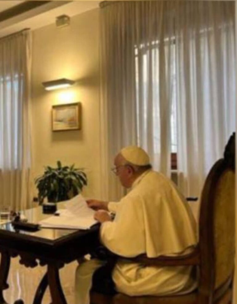 MENSAGEM DE FELICITAÇÕES AO SEU PAPA FRANCIS: DEZ (10) ANOS DE PONTIFICADO